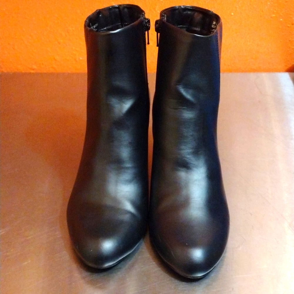 Easy Street black/snake Endear ankle boot.9m